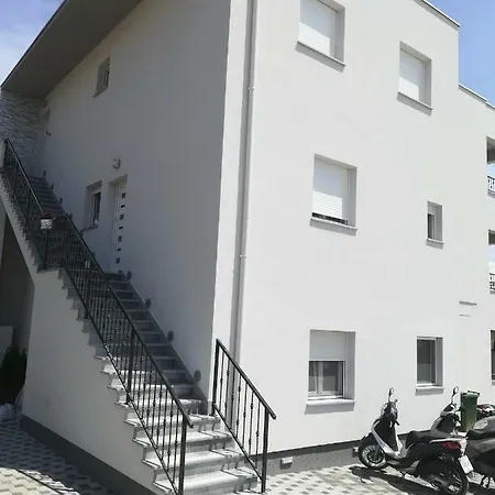 Aa 1 Lägenhet Trogir