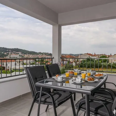 Aa 1 Lägenhet Trogir