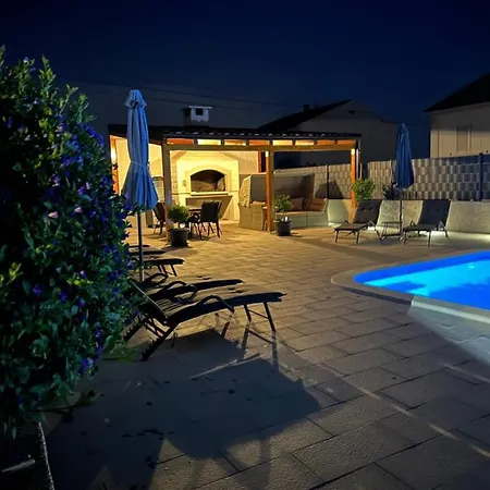 Aa 1 Apartment *